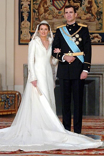 Princess Letizia and Prince Felipe 39s official wedding portrait